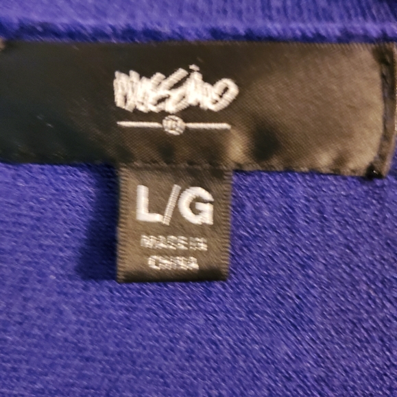 Sweater - Picture 2 of 3